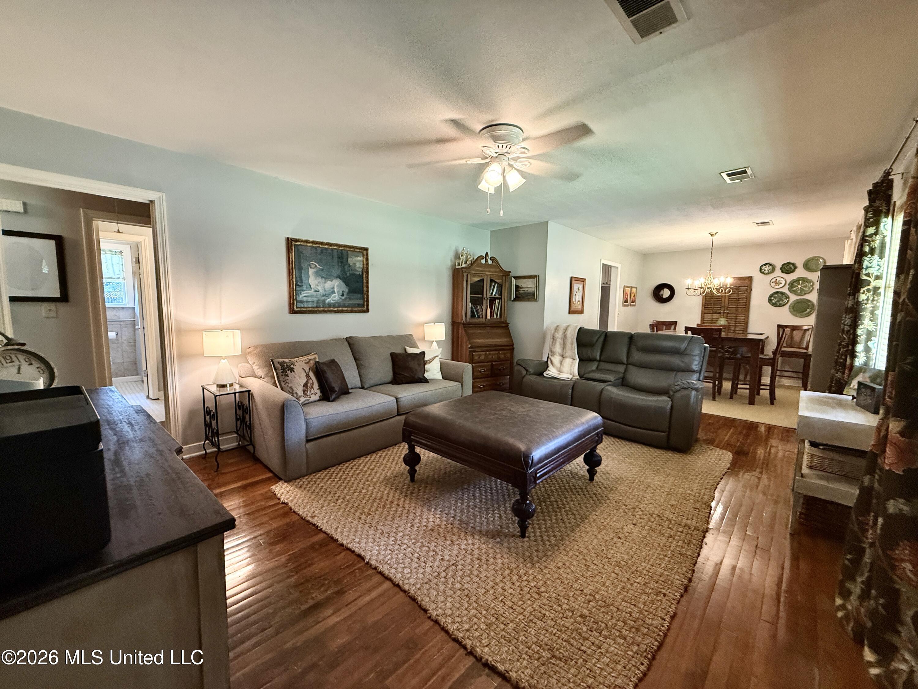 2598 Highway 80 Brandon, MS 39042 - Photo 20 of 47 IMG_4877