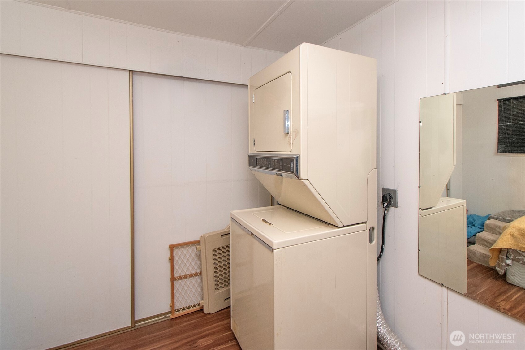 921 South 3rd Avenue, Unit 7 Sequim, WA 98382 - Photo 14 of 32 a utility room with dryer and washer