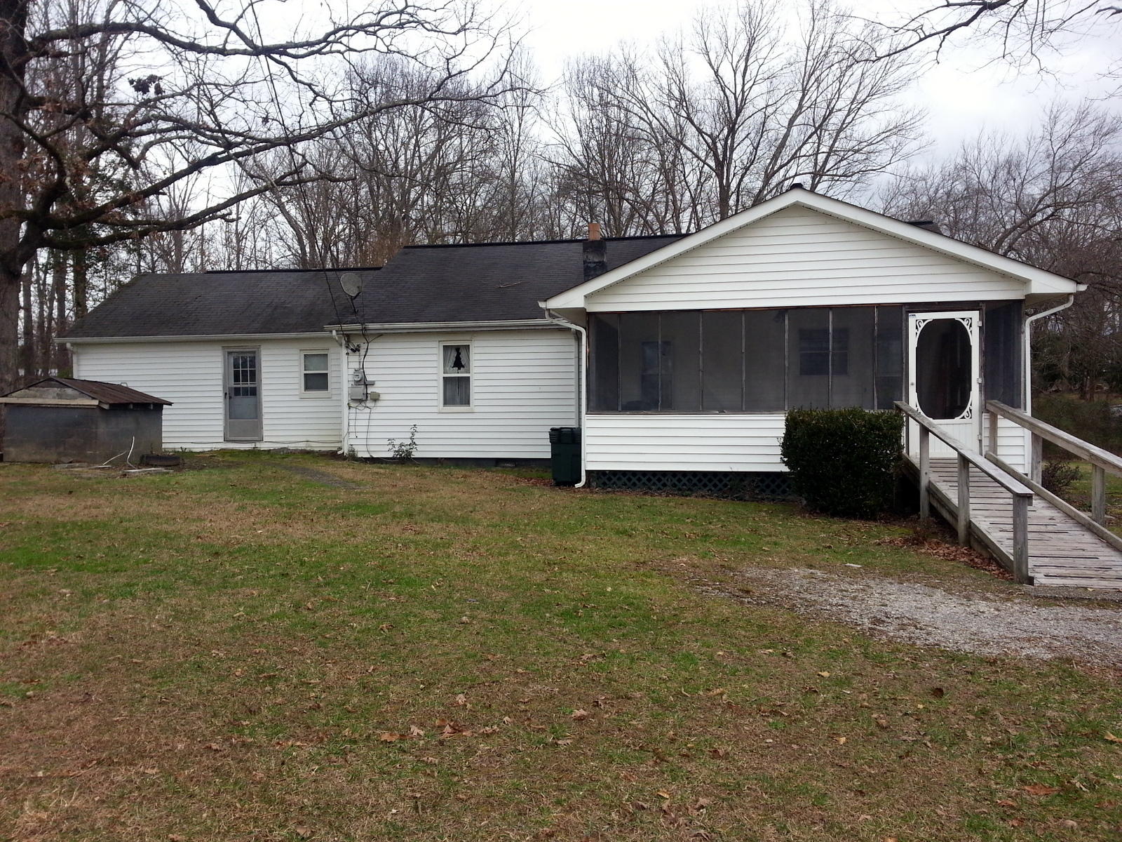 112 Ridge Road Madisonville, TN 37354 - Photo 1 of 13 01-20160109_132228