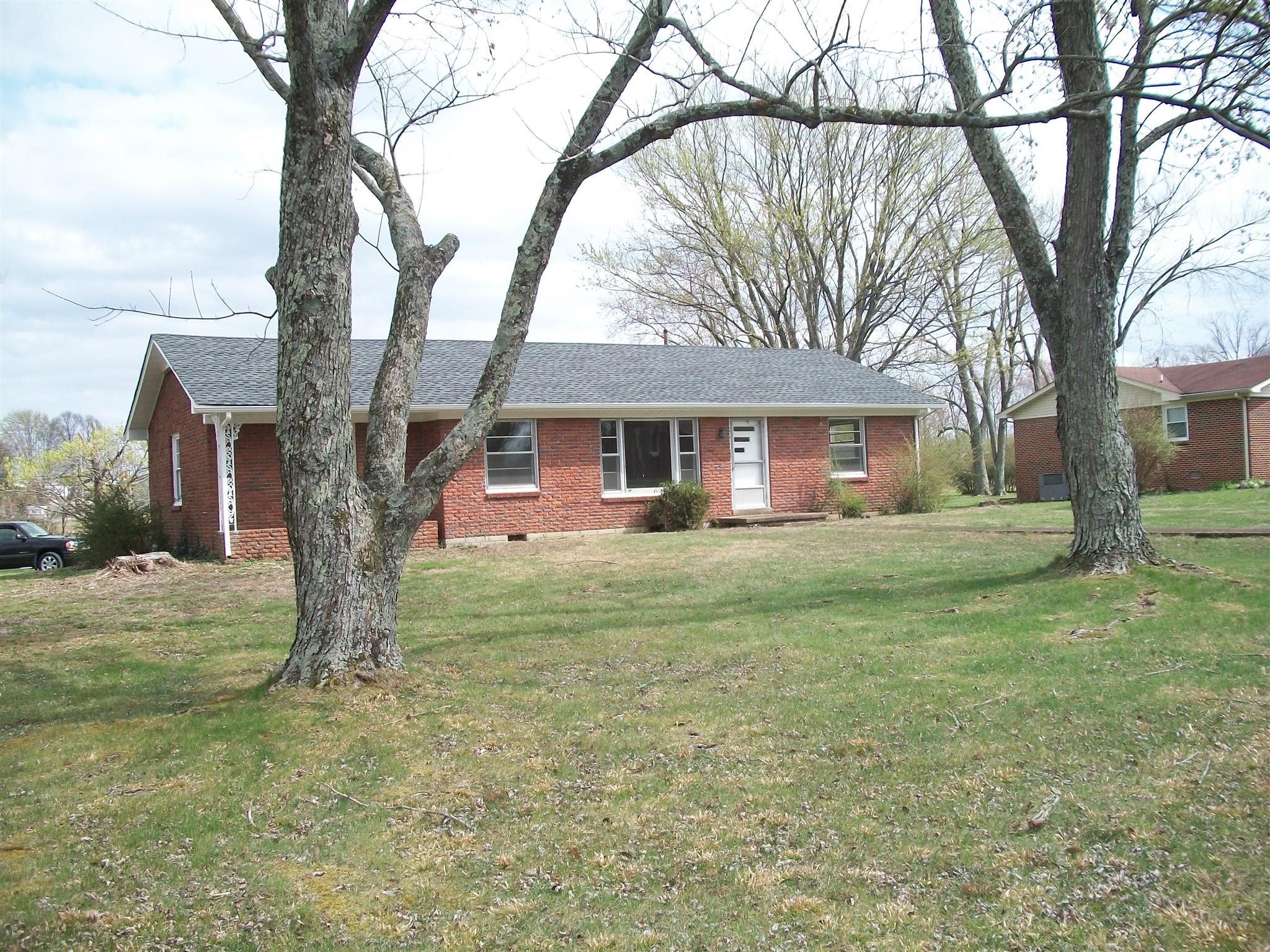 1014 King Road Lafayette, TN 37083 - Photo 1 of 17 front of home w/mature trees
