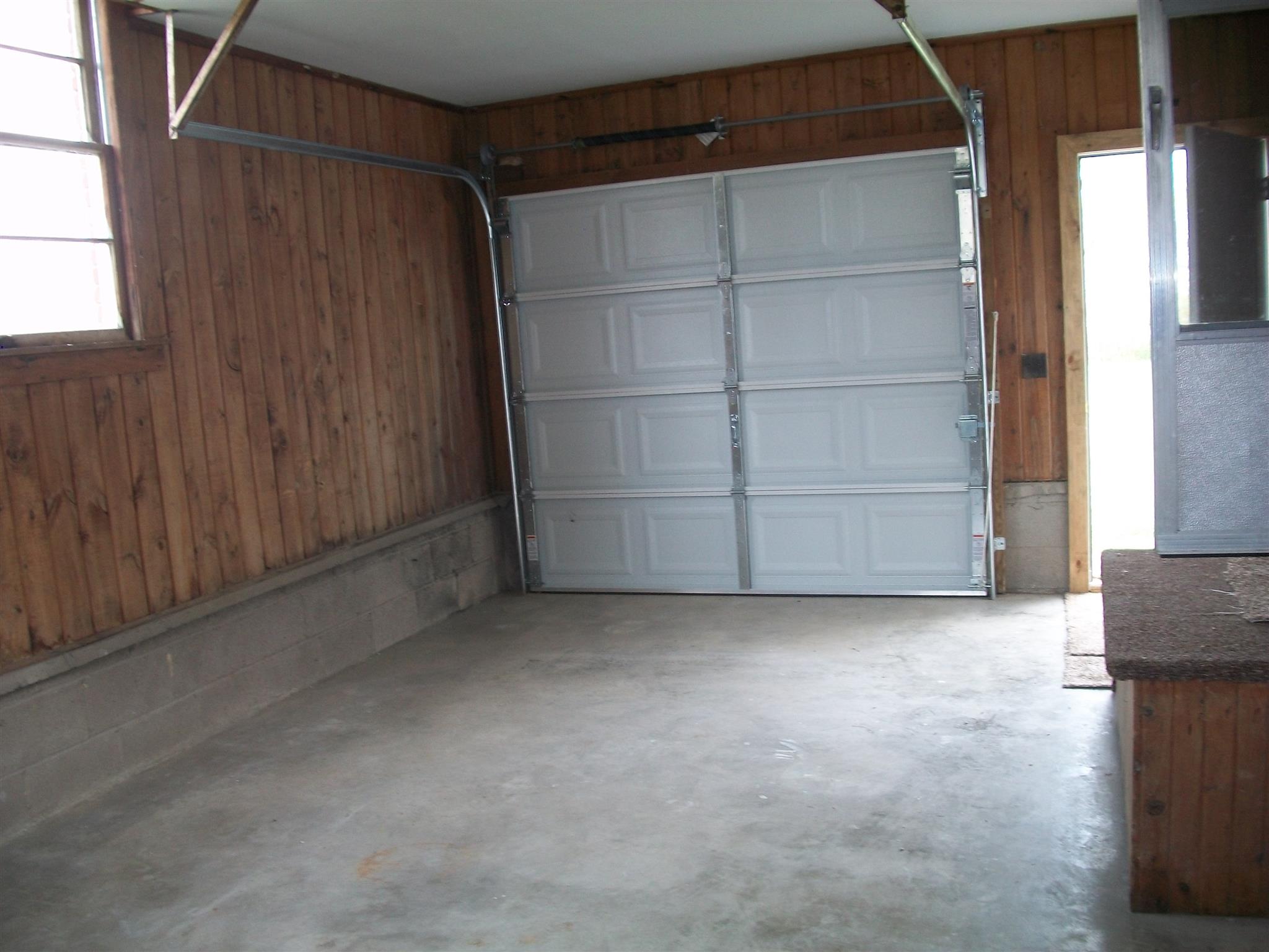 1014 King Road Lafayette, TN 37083 - Photo 12 of 17 1 view of attached garage