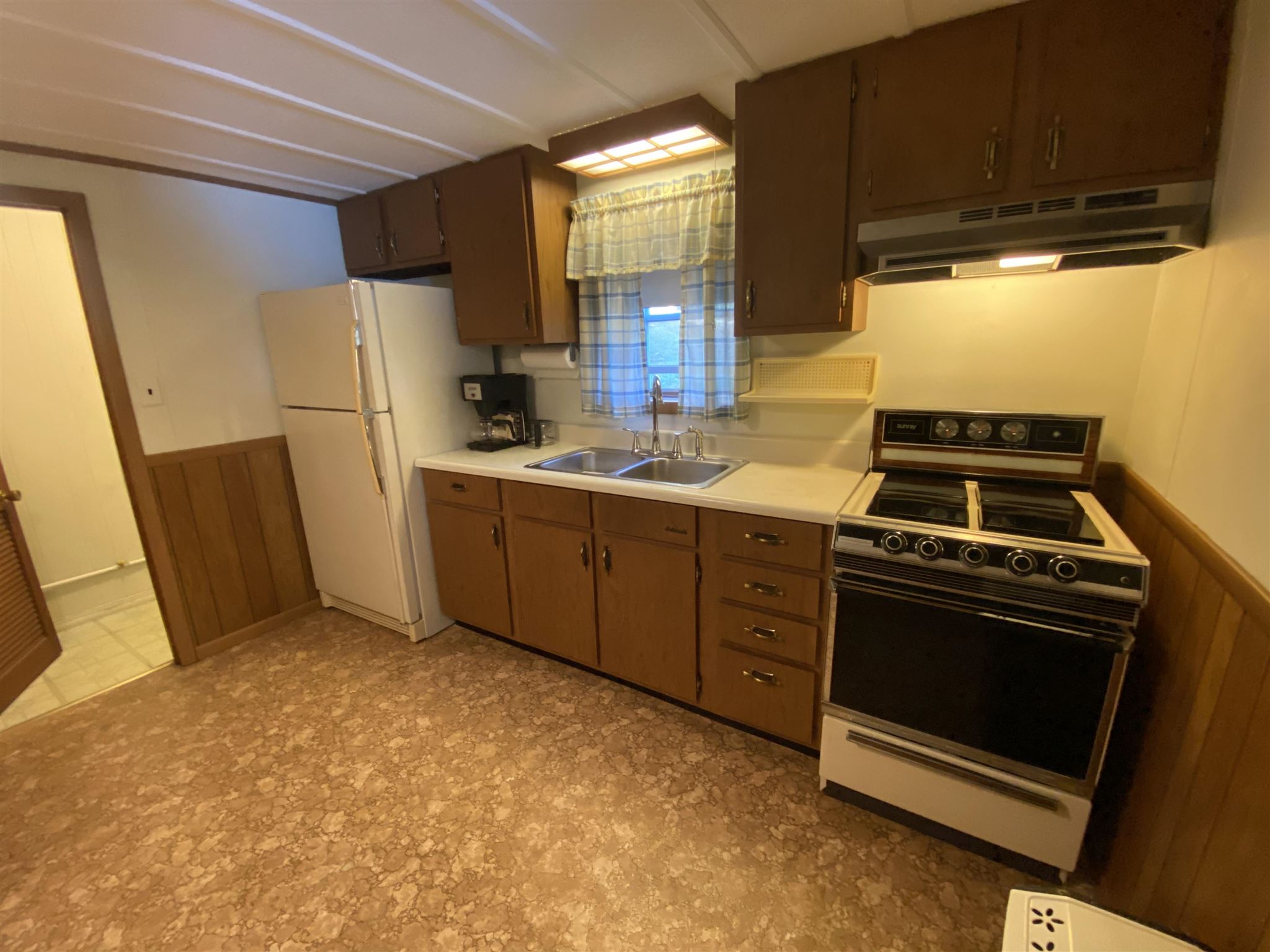 9082 East Koher Road South Syracuse, IN 46567 - Photo 7 of 25 Gallery Image 7