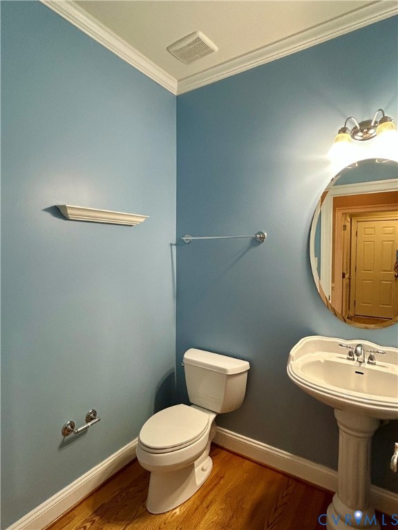 4700 Jaydee Drive Moseley, VA 23120 - Photo 14 of 38 Main level powder room