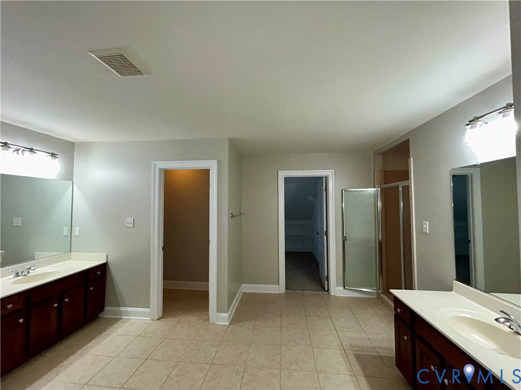 4700 Jaydee Drive Moseley, VA 23120 - Photo 21 of 38 Primary bath w/dual vanities, walk in closet, wate