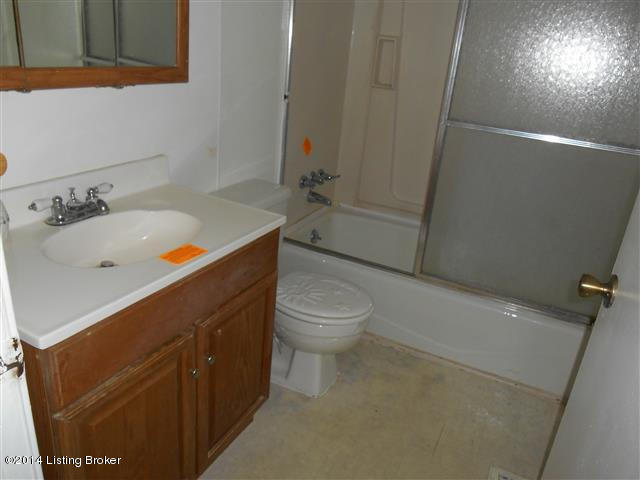8211 Kerry Road Louisville, KY 40258 - Photo 11 of 23 DSCN3672 (Small)