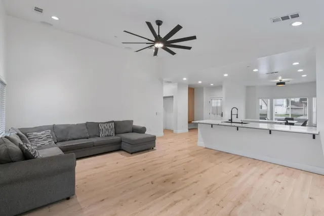 $749,999 | 622 North Stockton Avenue, Ripon, CA 95366