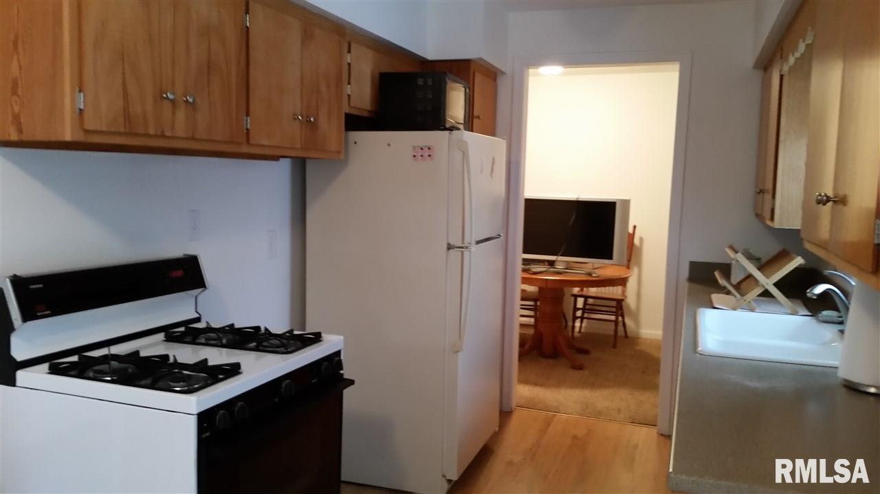 2919 Meadowbrook Drive Clinton, IA 52732 - Photo 4 of 8