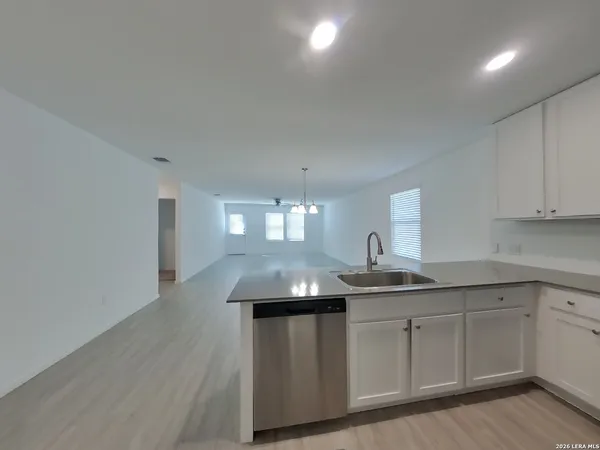 $1,339 | 5715 Vista, San Antonio, TX 78242