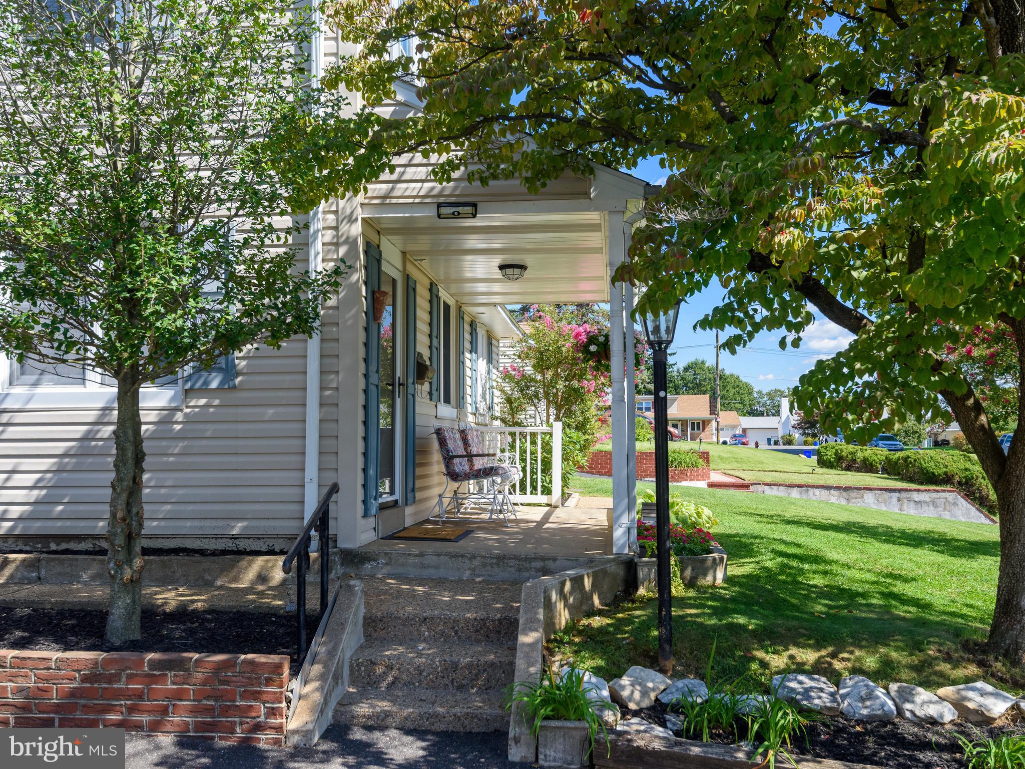 9818 Woodfern Road Philadelphia, PA 19115 - Photo 3 of 37 Gallery Image 3