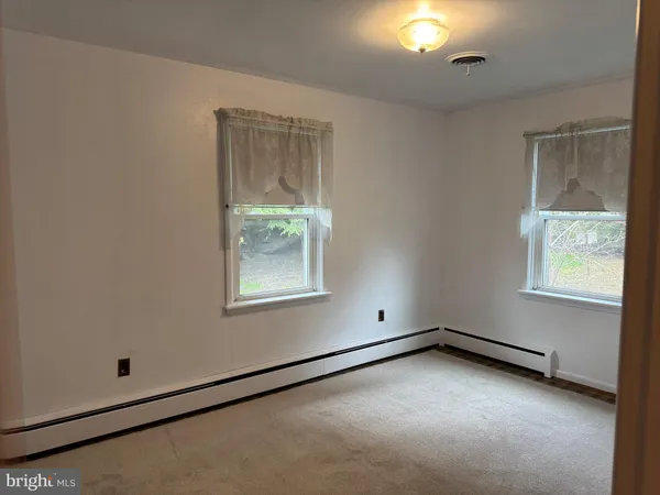 $1,675 | 1018 Lancaster Pike, Quarryville, PA 17566