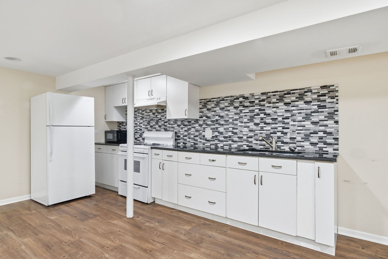 2951 North Rutherford Avenue Chicago, IL 60634 - Photo 15 of 31 Gallery Image 15