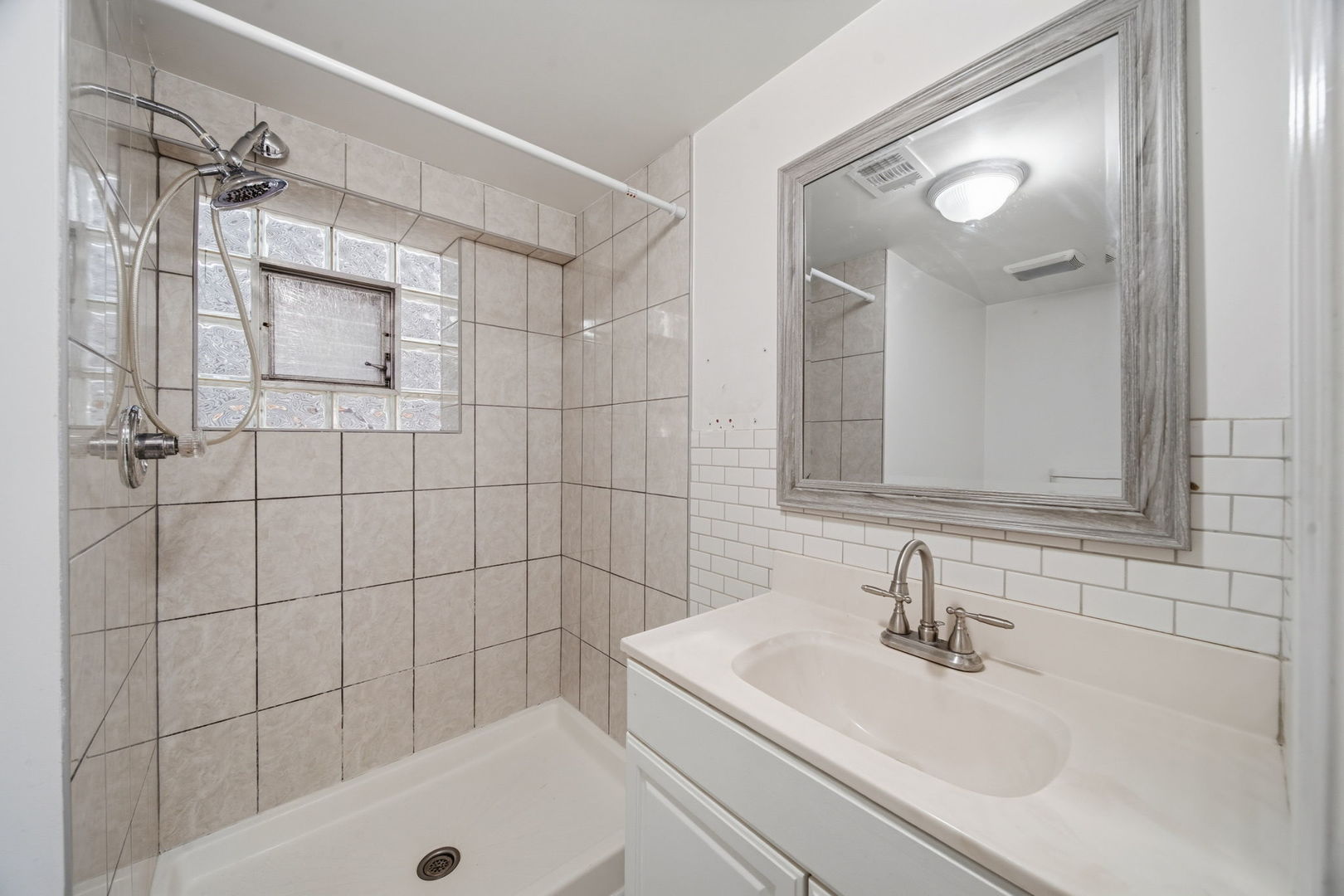 2951 North Rutherford Avenue Chicago, IL 60634 - Photo 17 of 31 Gallery Image 17