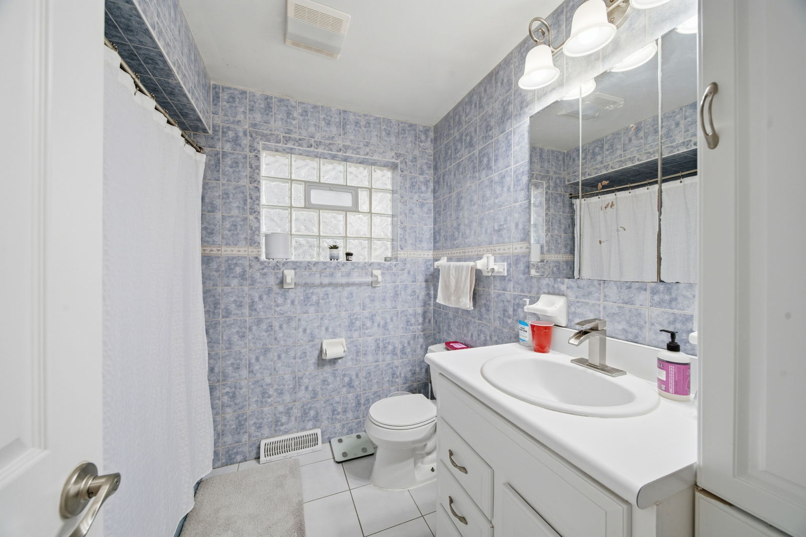 2951 North Rutherford Avenue Chicago, IL 60634 - Photo 7 of 31 Gallery Image 7