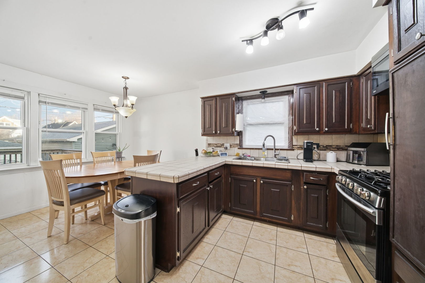 2951 North Rutherford Avenue Chicago, IL 60634 - Photo 9 of 31 Gallery Image 9