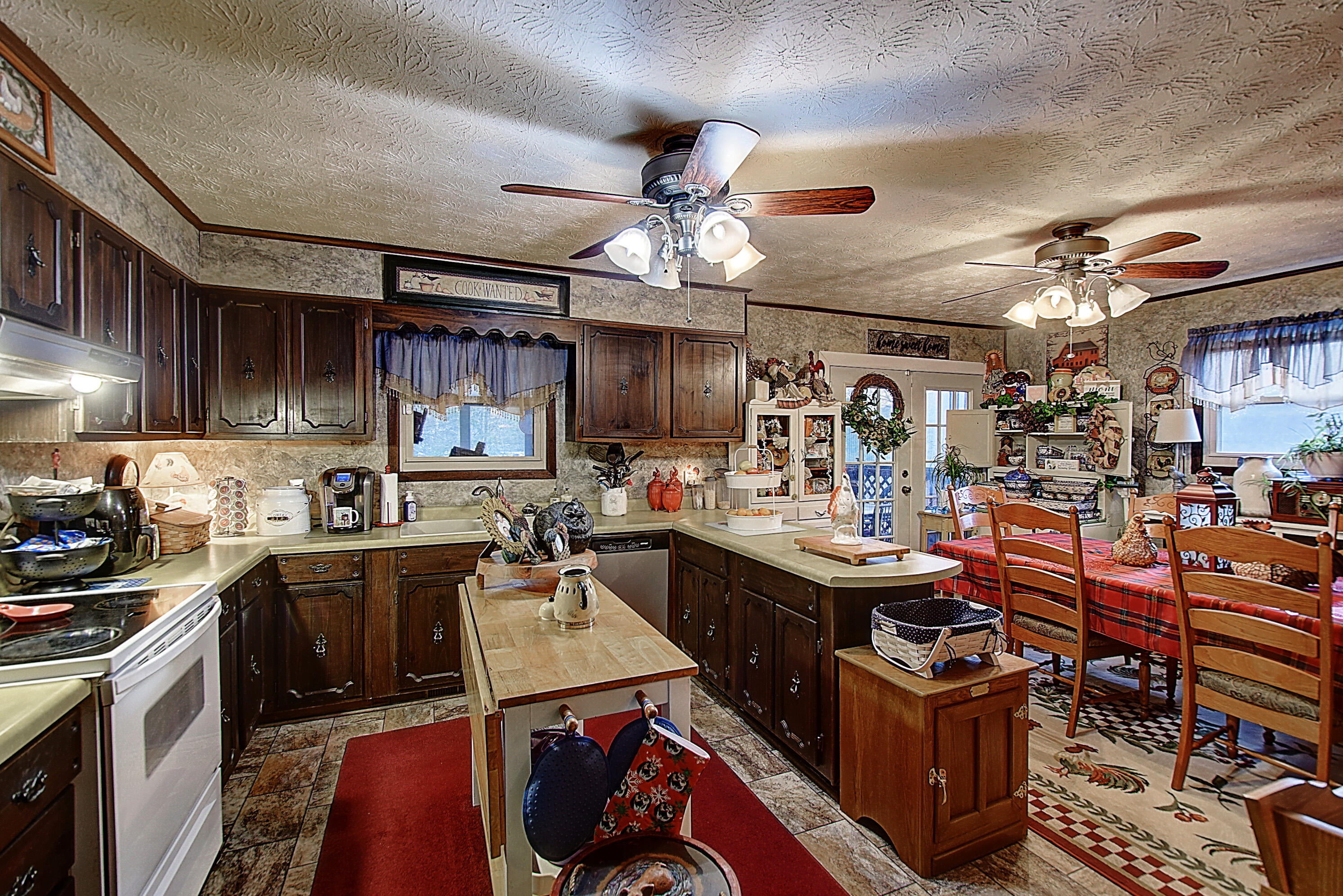 108 Mountain View Circle Hampton, TN 37658 - Photo 14 of 45 DSC_0136And8more