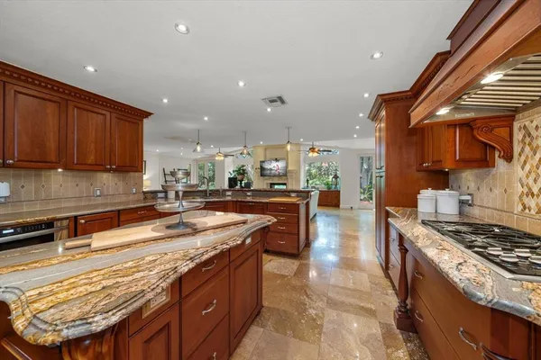 $1,899,000 | 7 Rosery Lane, Belleair, FL 33756