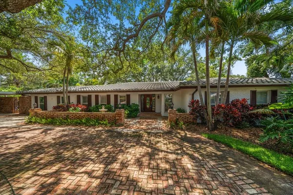 $1,899,000 | 7 Rosery Lane, Belleair, FL 33756