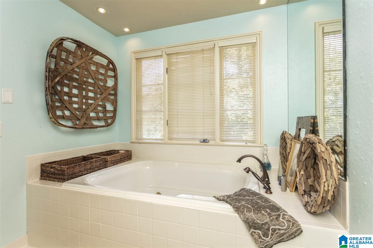 2813 Overton Road Mountain Brook, AL 35223 - Photo 25 of 35