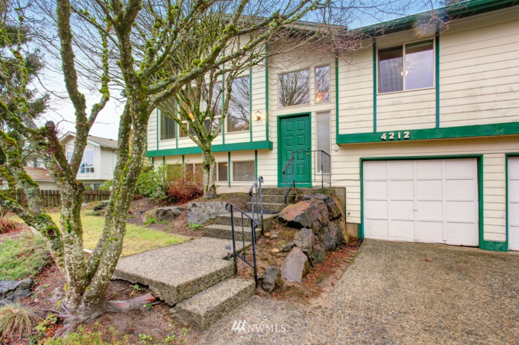 4212 Southeast 2nd Place Renton, WA 98059 - Photo 2 of 24 Gallery Image 2