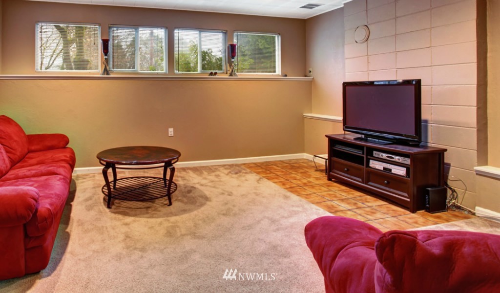 4212 Southeast 2nd Place Renton, WA 98059 - Photo 14 of 24 Gallery Image 14