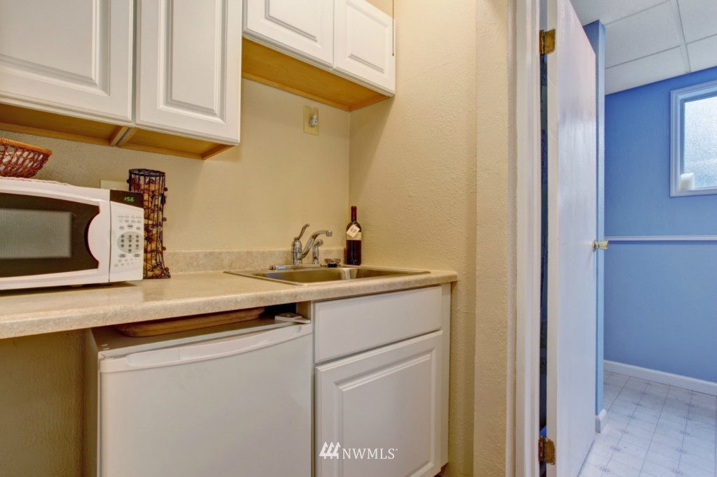 4212 Southeast 2nd Place Renton, WA 98059 - Photo 17 of 24 Gallery Image 17
