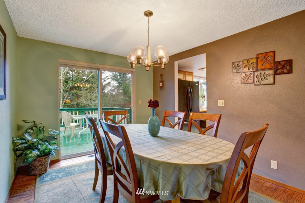 4212 Southeast 2nd Place Renton, WA 98059 - Photo 5 of 24 Gallery Image 5