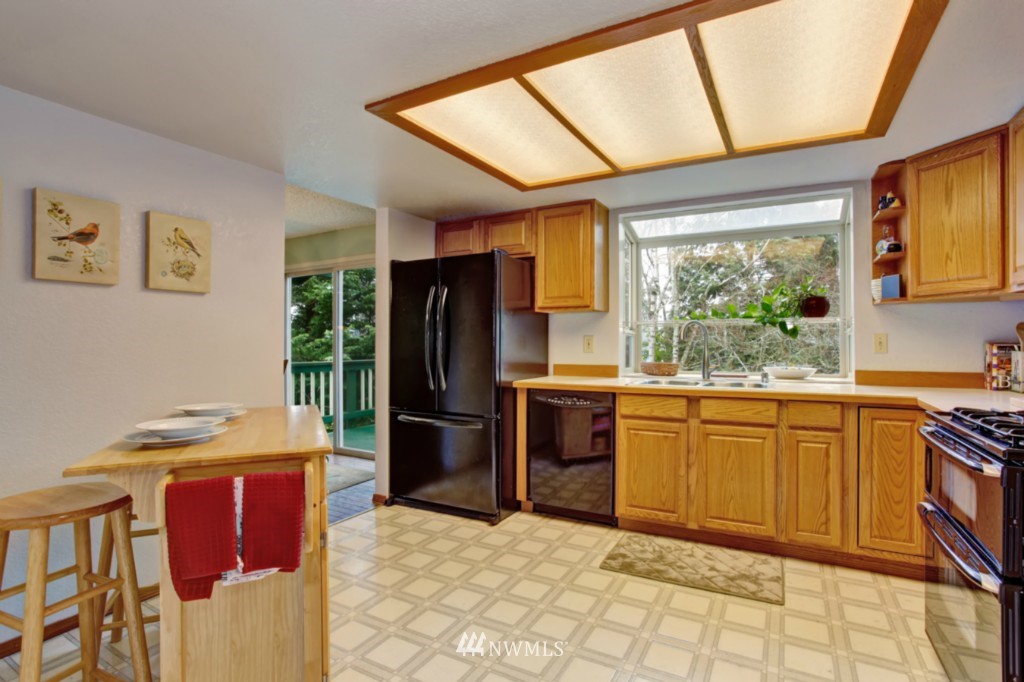 4212 Southeast 2nd Place Renton, WA 98059 - Photo 7 of 24 Gallery Image 7