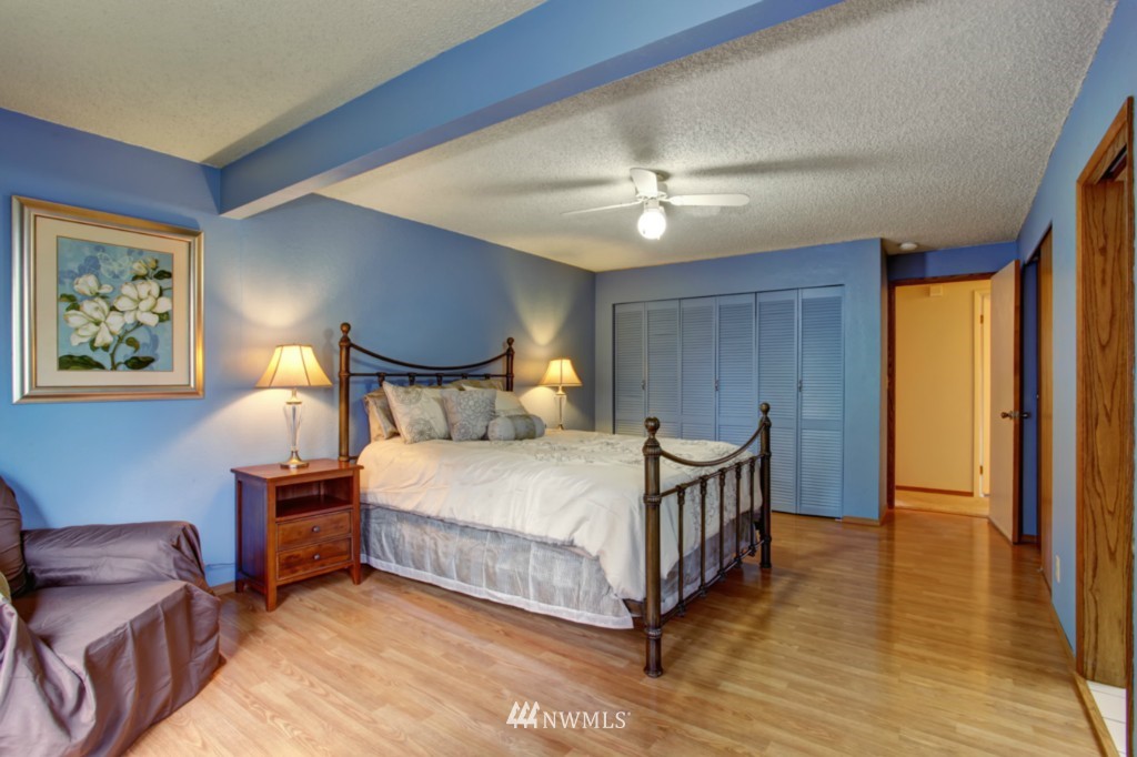 4212 Southeast 2nd Place Renton, WA 98059 - Photo 8 of 24 Gallery Image 8