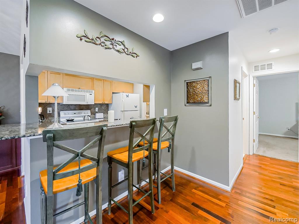 3581 Oakmonte Boulevard Rochester, MI 48306 - Photo 17 of 32 Gallery Image 17