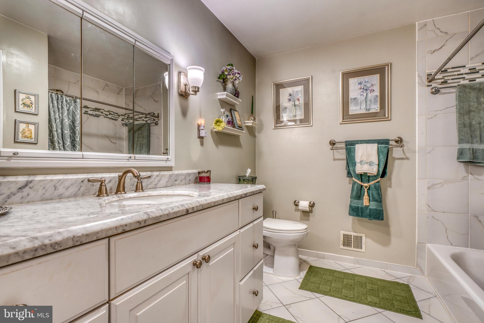 4401 Lobelia Road Nottingham, MD 21236 - Photo 25 of 40 Hall Bath