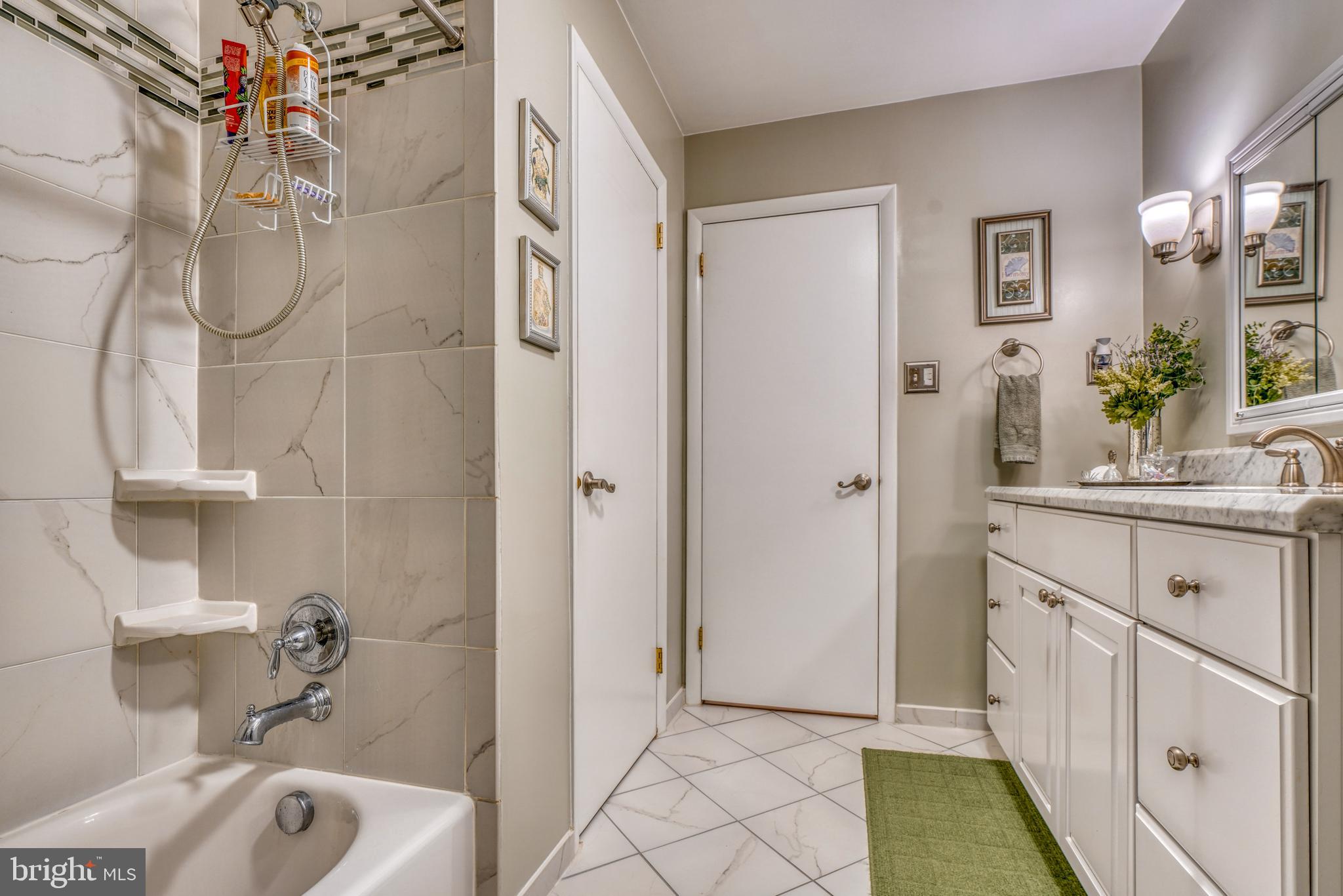 4401 Lobelia Road Nottingham, MD 21236 - Photo 26 of 40 Hall Bath