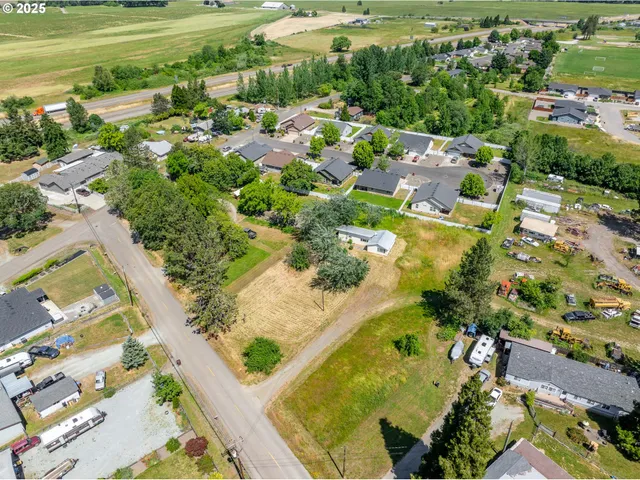 $215,000 | 207 Henry Street, Myrtle Creek, OR 97457