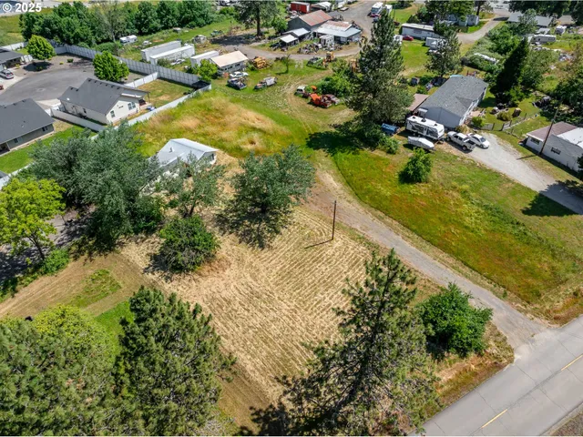 $215,000 | 207 Henry Street, Myrtle Creek, OR 97457