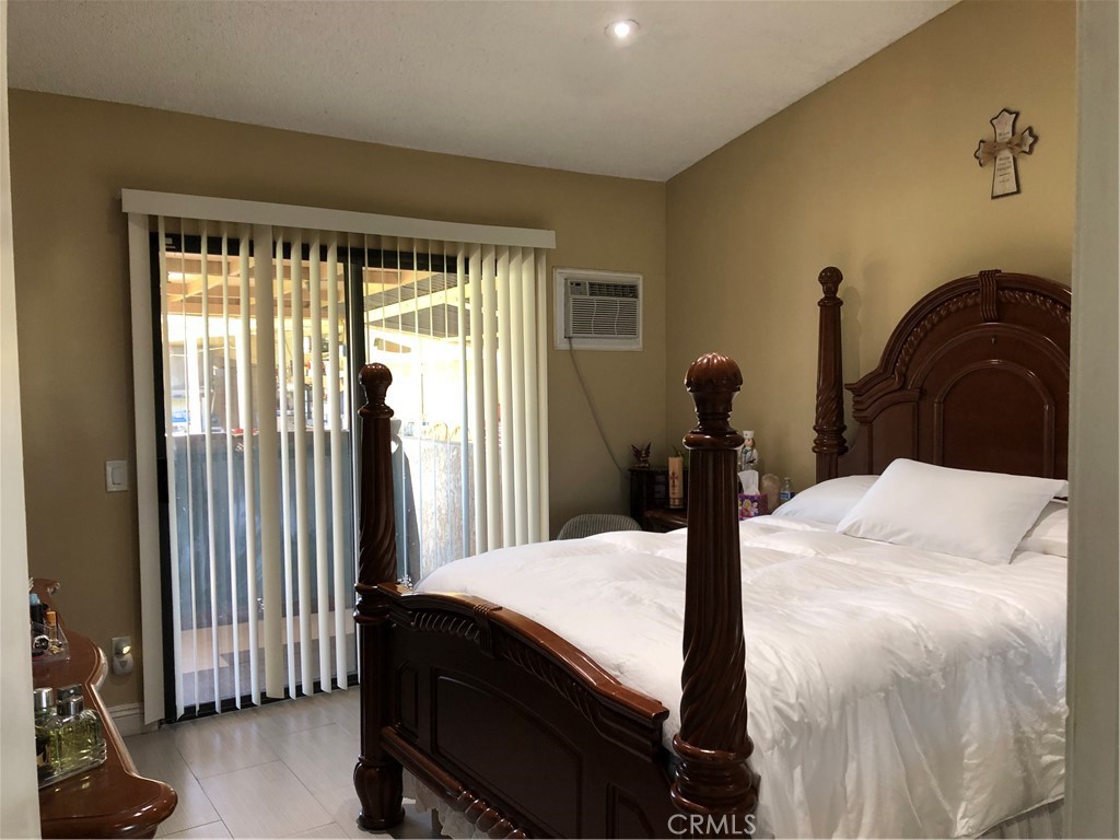 8864 Haskell Street Riverside, CA 92503 - Photo 8 of 18 Master bedroom