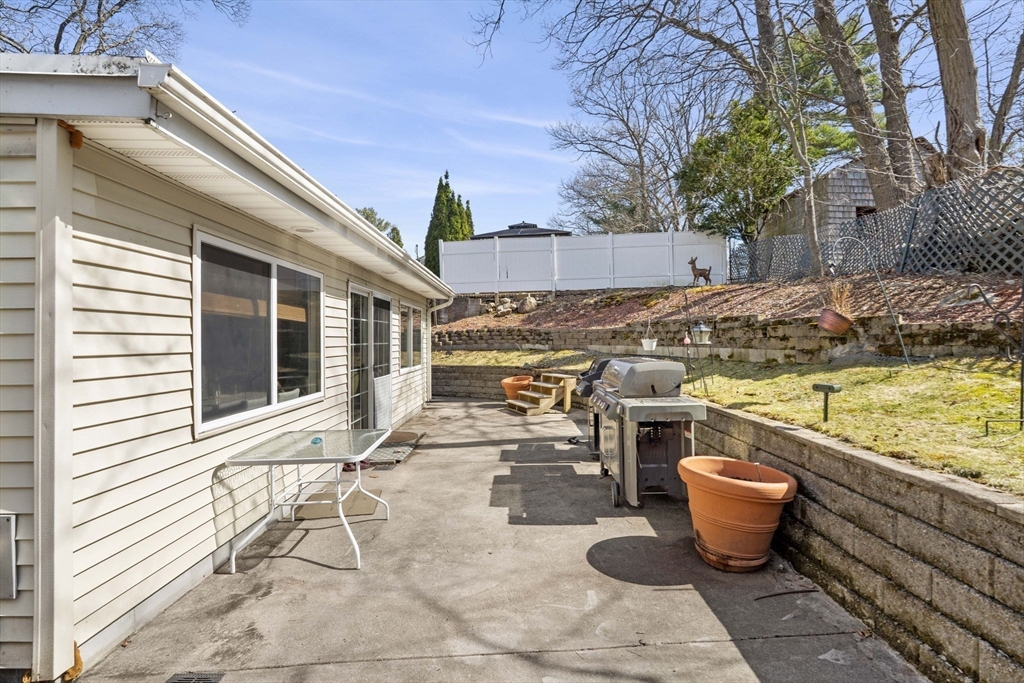 91 Great Woods Road Saugus, MA 01906 - Photo 24 of 34