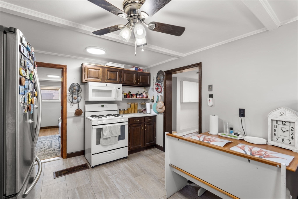91 Great Woods Road Saugus, MA 01906 - Photo 4 of 34