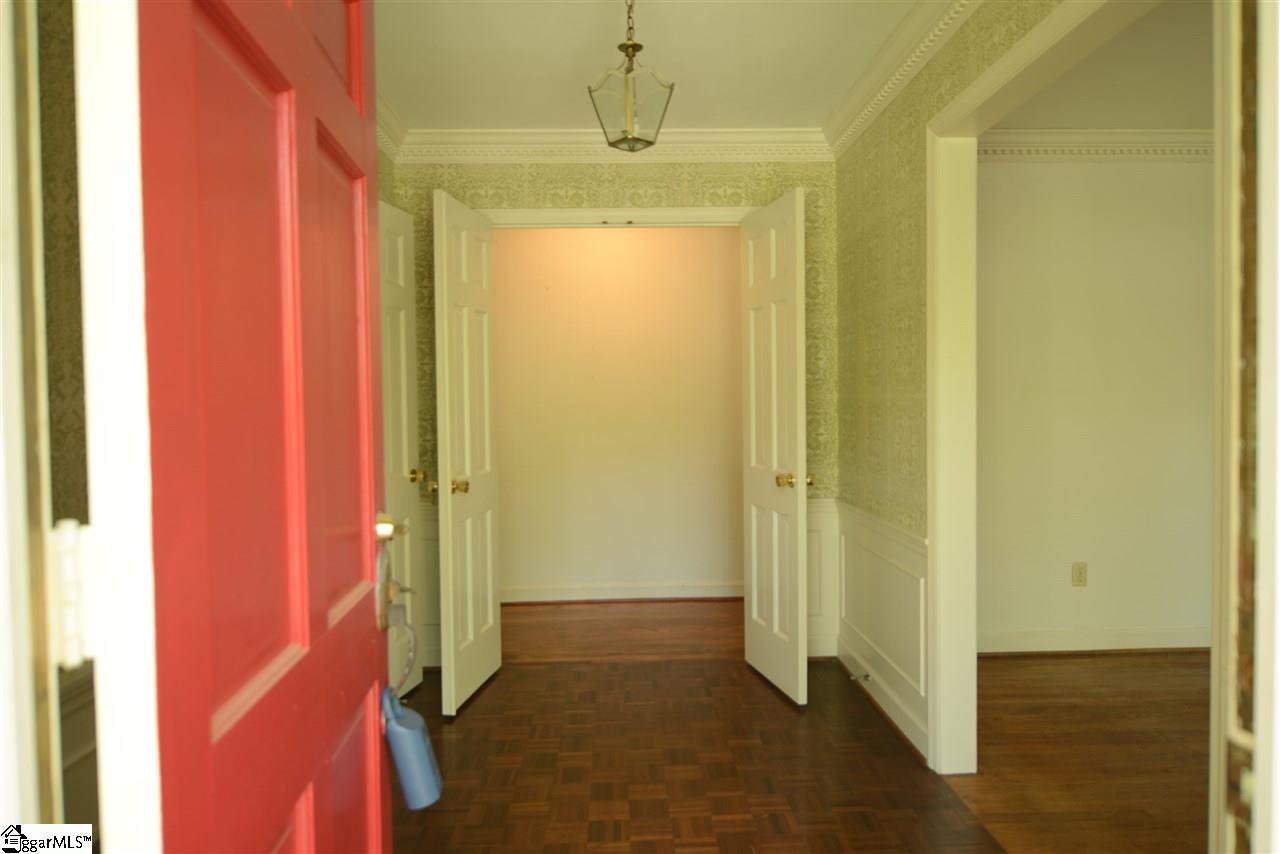304 Wilmington Road Greenville, SC 29615 - Photo 2 of 31 Gallery Image 2