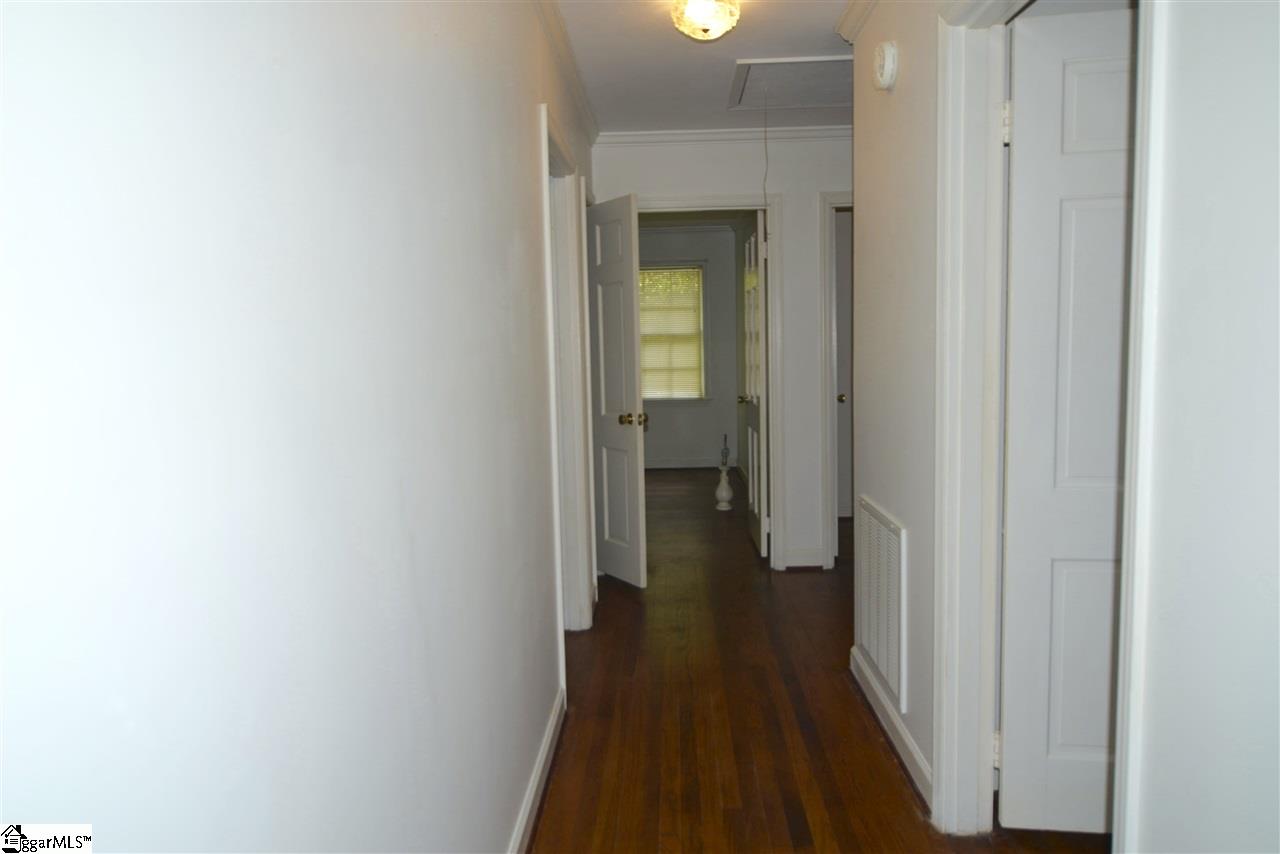 304 Wilmington Road Greenville, SC 29615 - Photo 14 of 31 Gallery Image 14