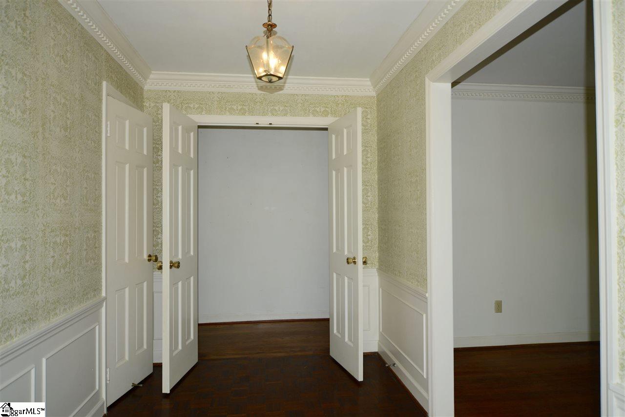 304 Wilmington Road Greenville, SC 29615 - Photo 3 of 31 Gallery Image 3