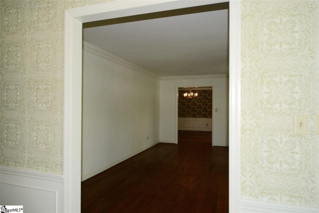 304 Wilmington Road Greenville, SC 29615 - Photo 4 of 31 Gallery Image 4
