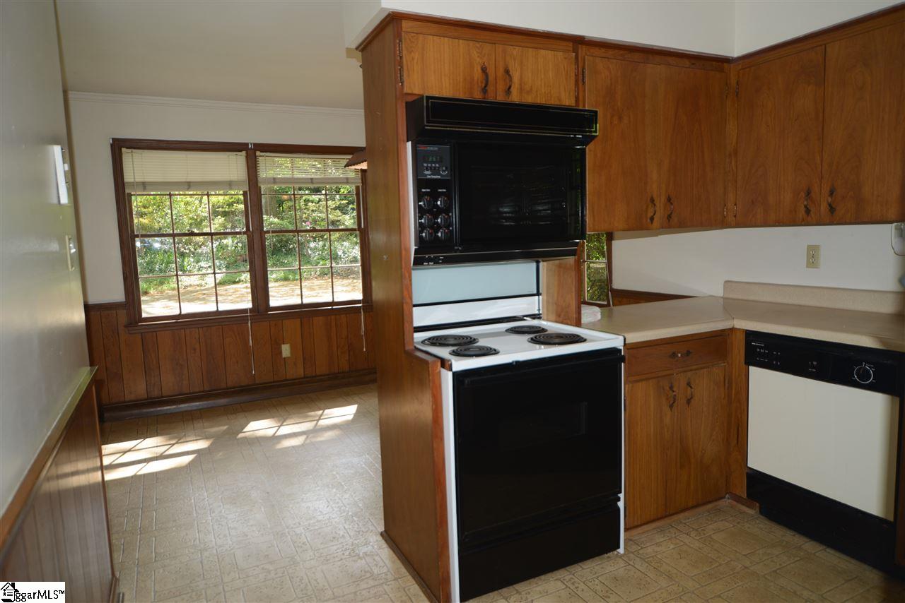 304 Wilmington Road Greenville, SC 29615 - Photo 8 of 31 Gallery Image 8
