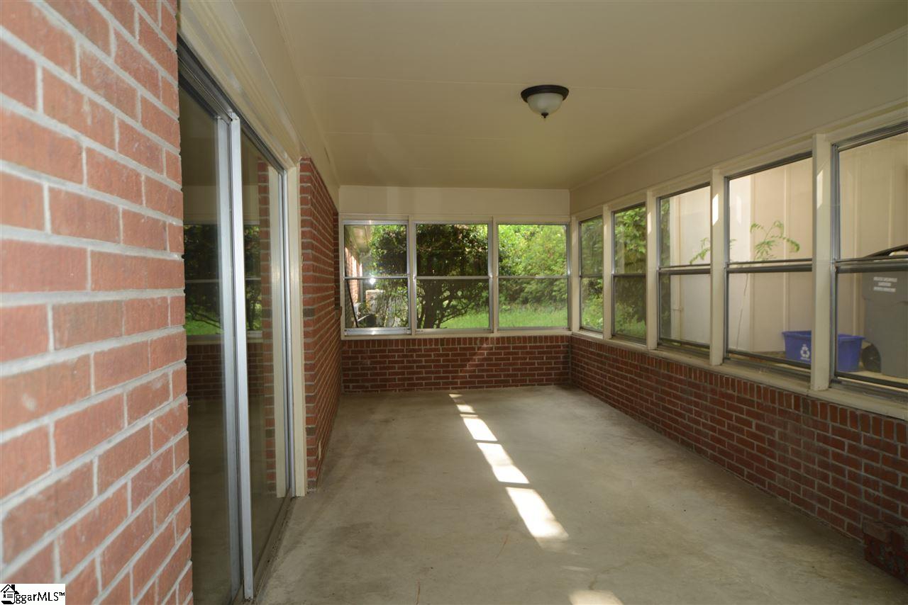 304 Wilmington Road Greenville, SC 29615 - Photo 10 of 31 Gallery Image 10