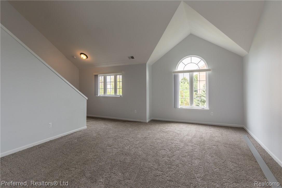 20047 Rodeo Court, Unit 20 Southfield, MI 48075 - Photo 4 of 24 DSC_2842.jpg