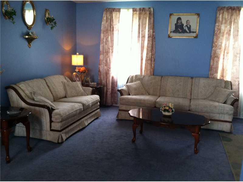 40 Barnhart Street Rural Ridge, PA 15075 - Photo 2 of 12 Living Room.