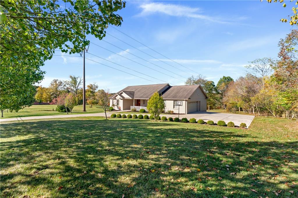 16 South Cowan Road Carnegie, PA 15106 - Photo 40 of 47