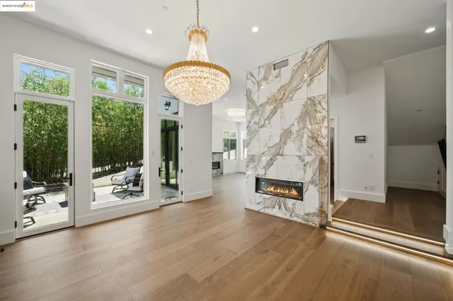 $3,495,000 | 13462 Campus Drive, Oakland, CA 94619