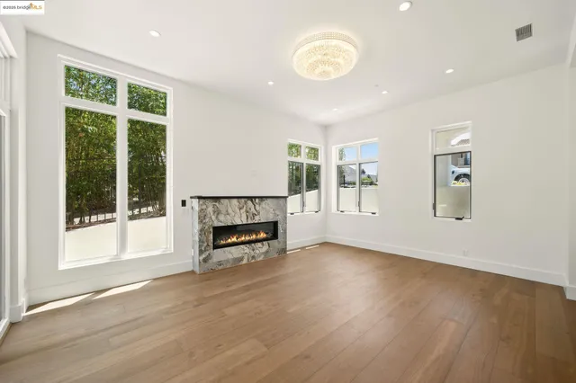 $3,495,000 | 13462 Campus Drive, Oakland, CA 94619