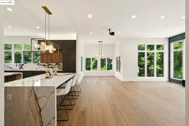 $3,495,000 | 13462 Campus Drive, Oakland, CA 94619