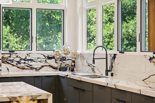 $3,495,000 | 13462 Campus Drive, Oakland, CA 94619