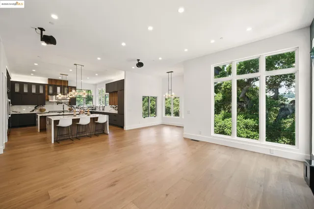 $3,495,000 | 13462 Campus Drive, Oakland, CA 94619